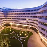 Absynt Ovo Hotel *