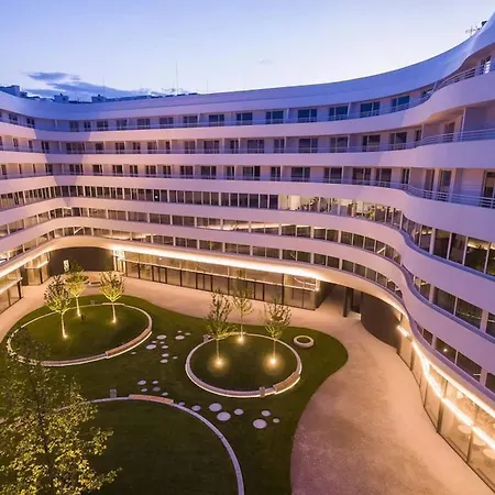 Absynt Ovo فندق *